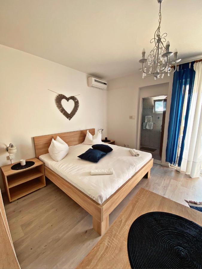 The Manzoni Family 3 Hotel Punat Exterior photo